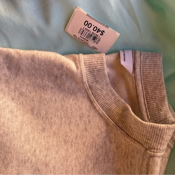 DWS crop top size large with tags 🏷️ - Picture 2 of 6